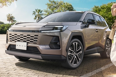 【モデル入り素材】Z（ハイブリッド）