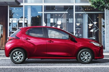 【モデル入り素材】G（ハイブリッド・2WD）