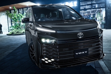 【モデル入り素材】S-Z（2WD・7人乗り）